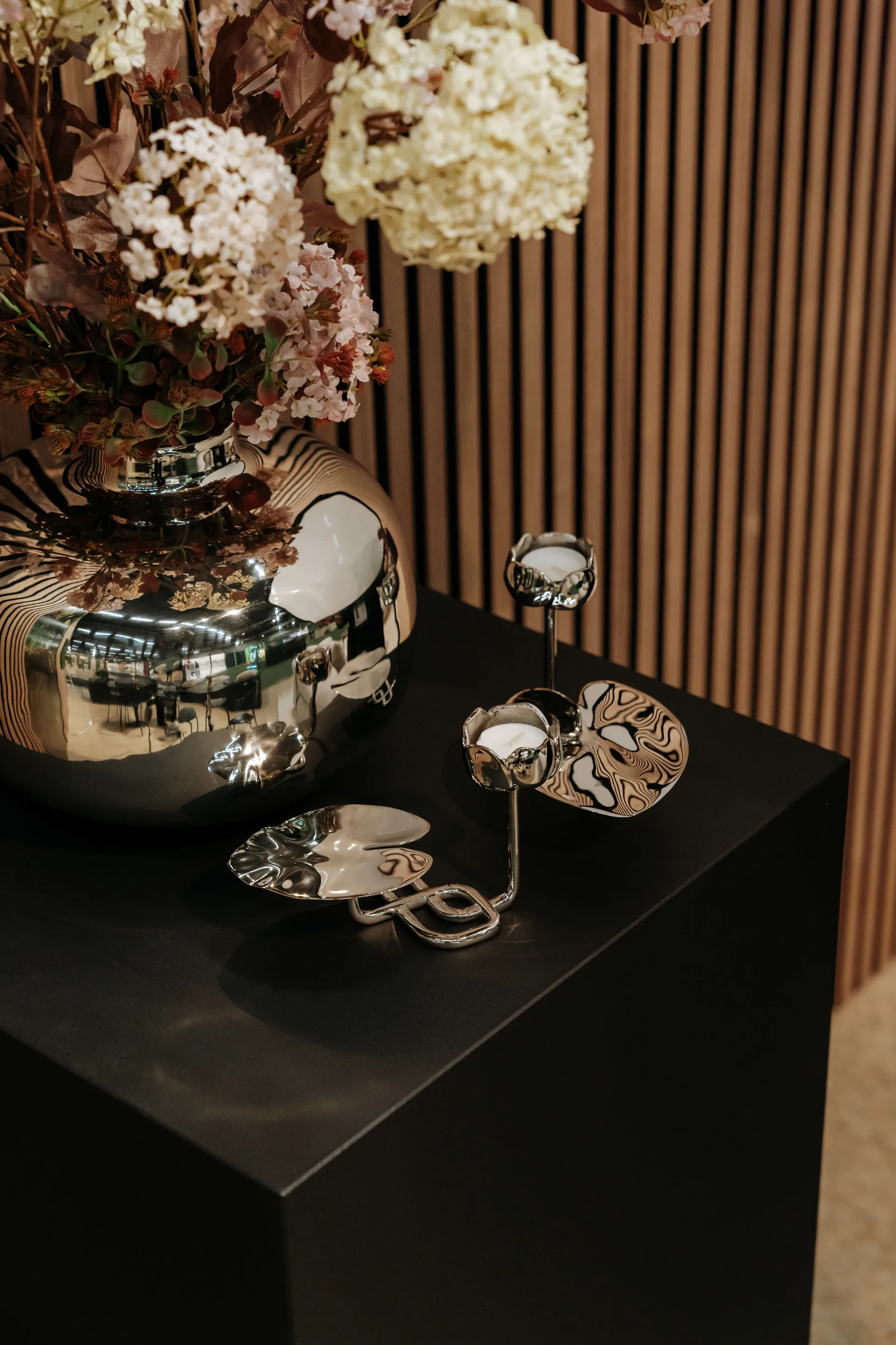 Ninfea No.1 lysestage, Forkromet messing Hilke Collection