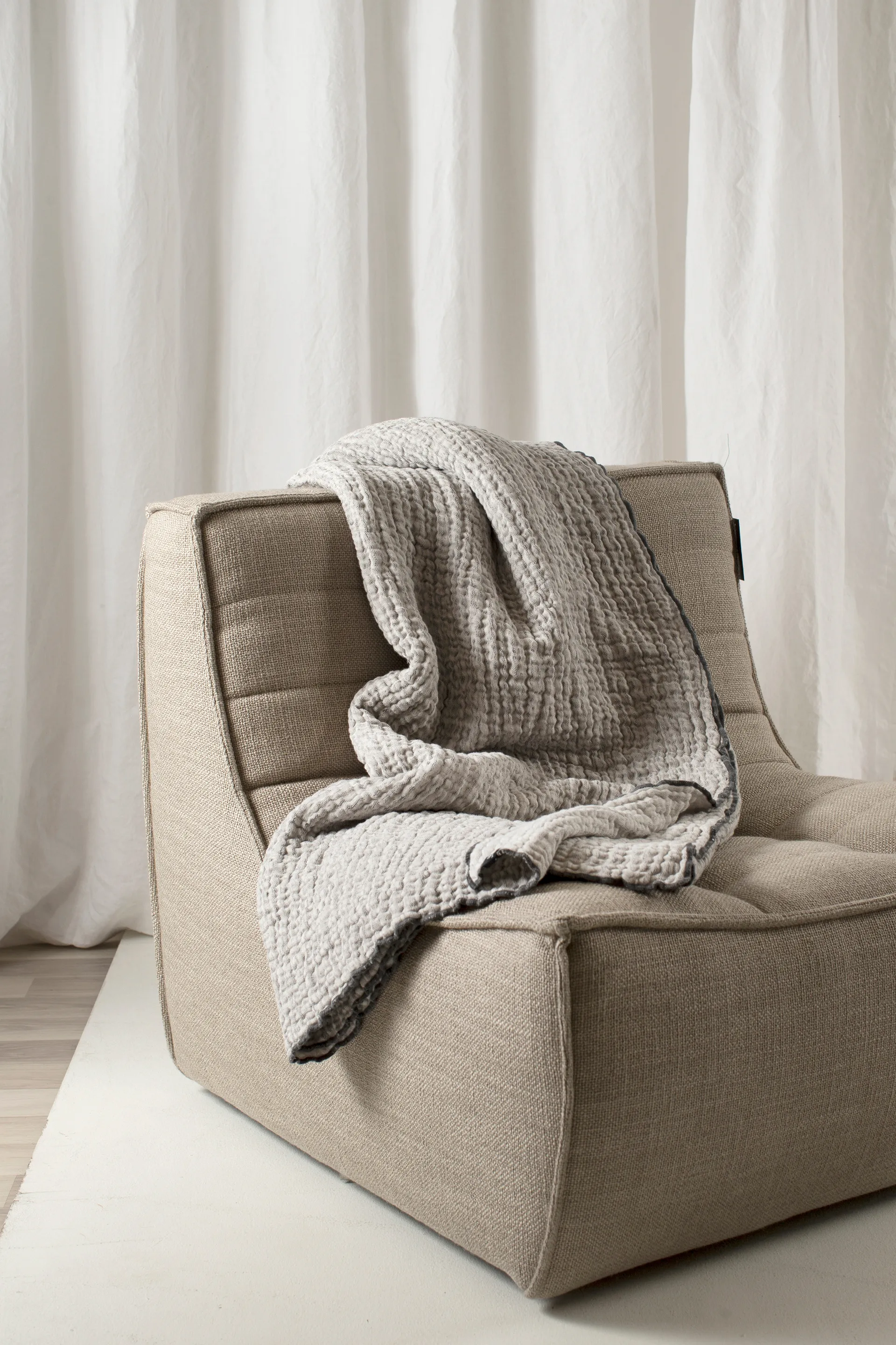 Pauline sengetæppe 160x260 cm, Shadow Himla