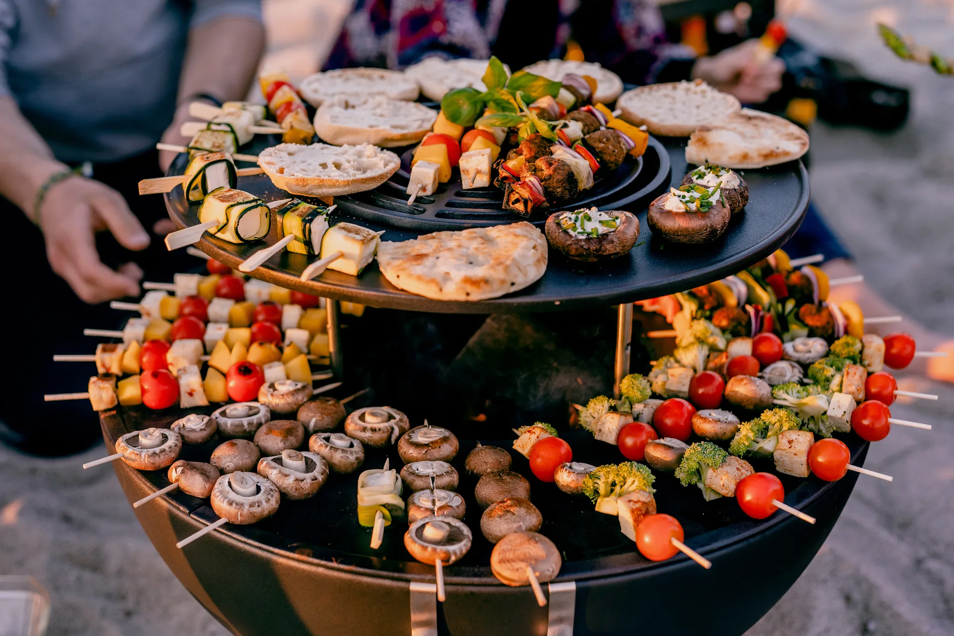 BOWL 57 serveringsriste, Sort Höfats