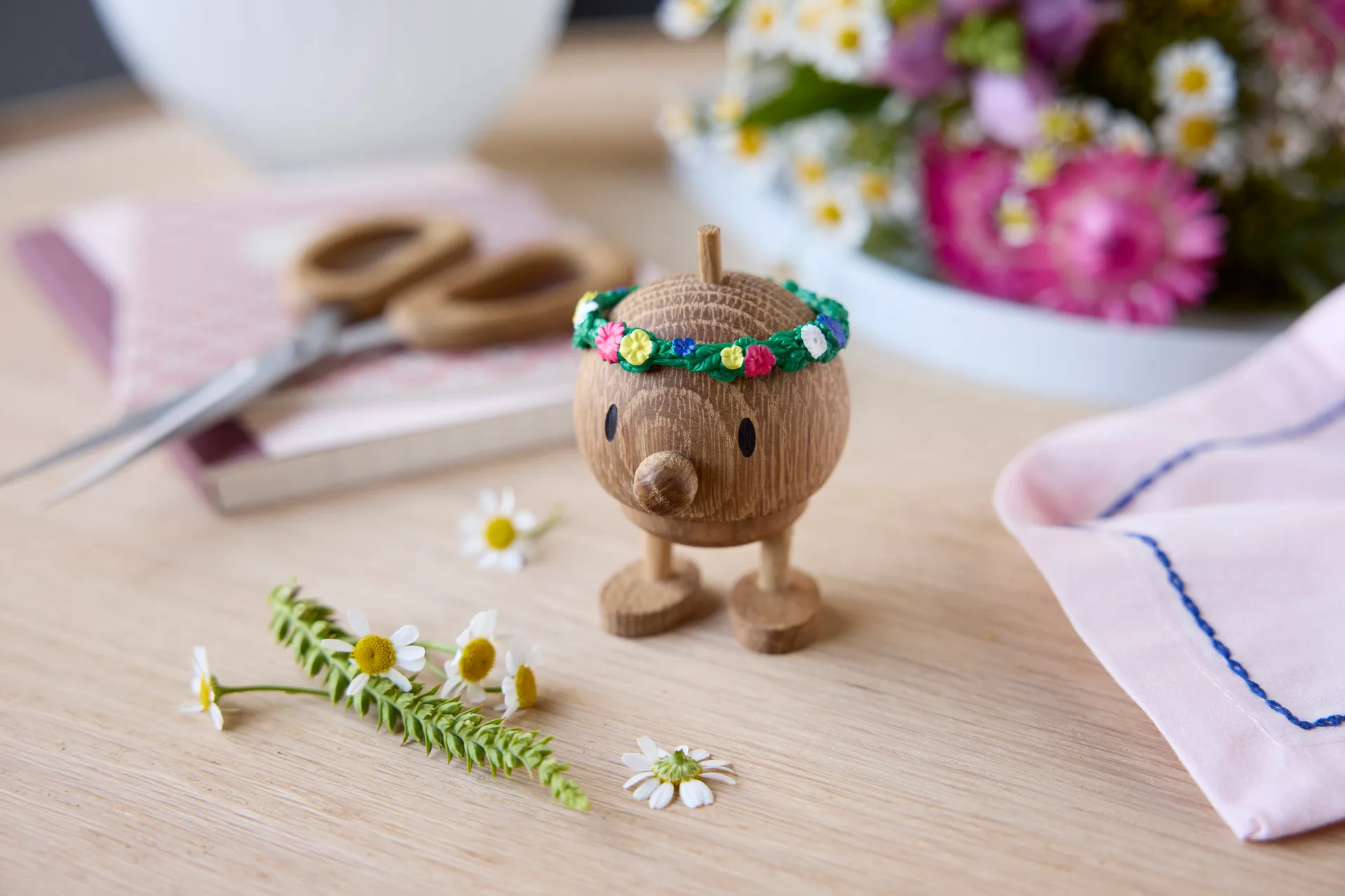 Hoptimist Flower Bumble figur S, Oak Hoptimist