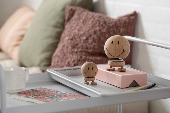 Hoptimist Smiley M figur, Raw oak Hoptimist