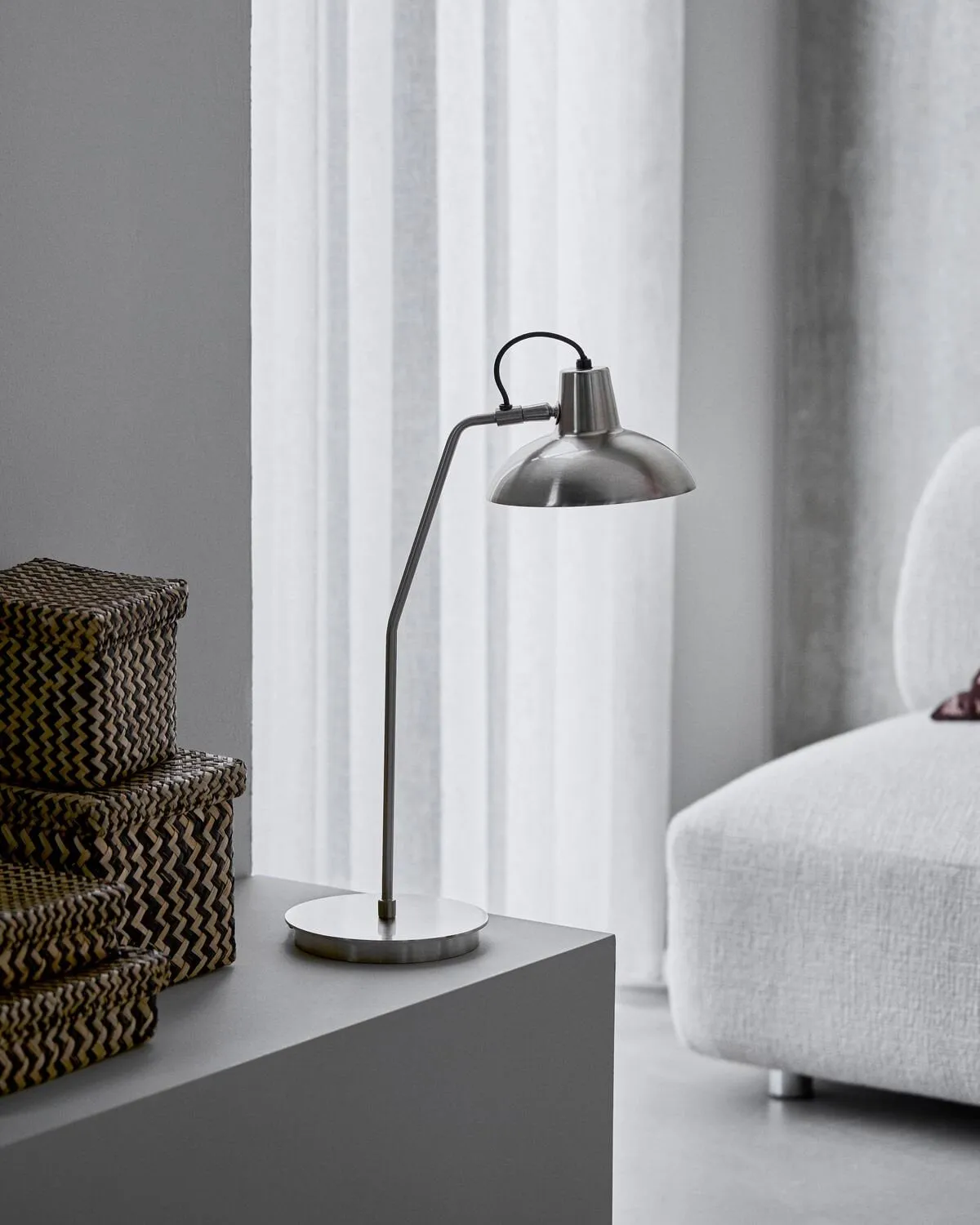 Desk bordlampe høj, Børstet sølvfarve House Doctor