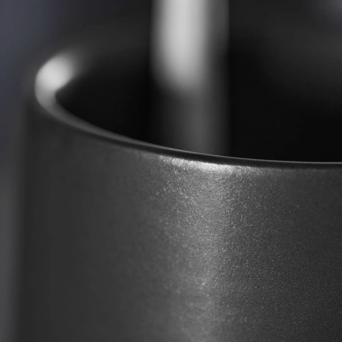 Edga tandbørsteholder, Sort House Doctor