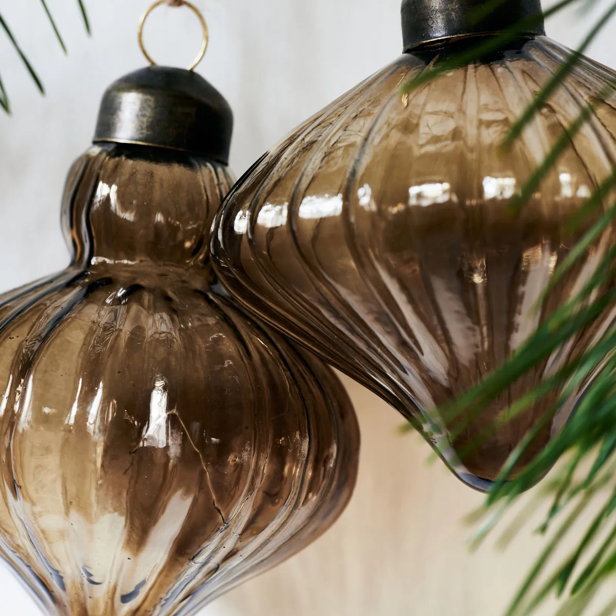 Fluted julekugle Ø6,5 cm 2 dele, Amber House Doctor