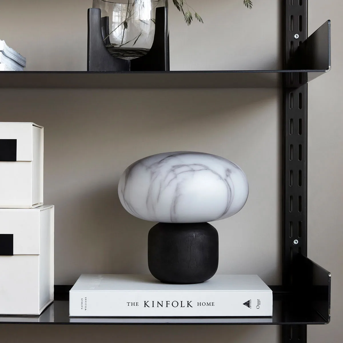 Fog lampe sort/hvid marmor, 20 cm House Doctor