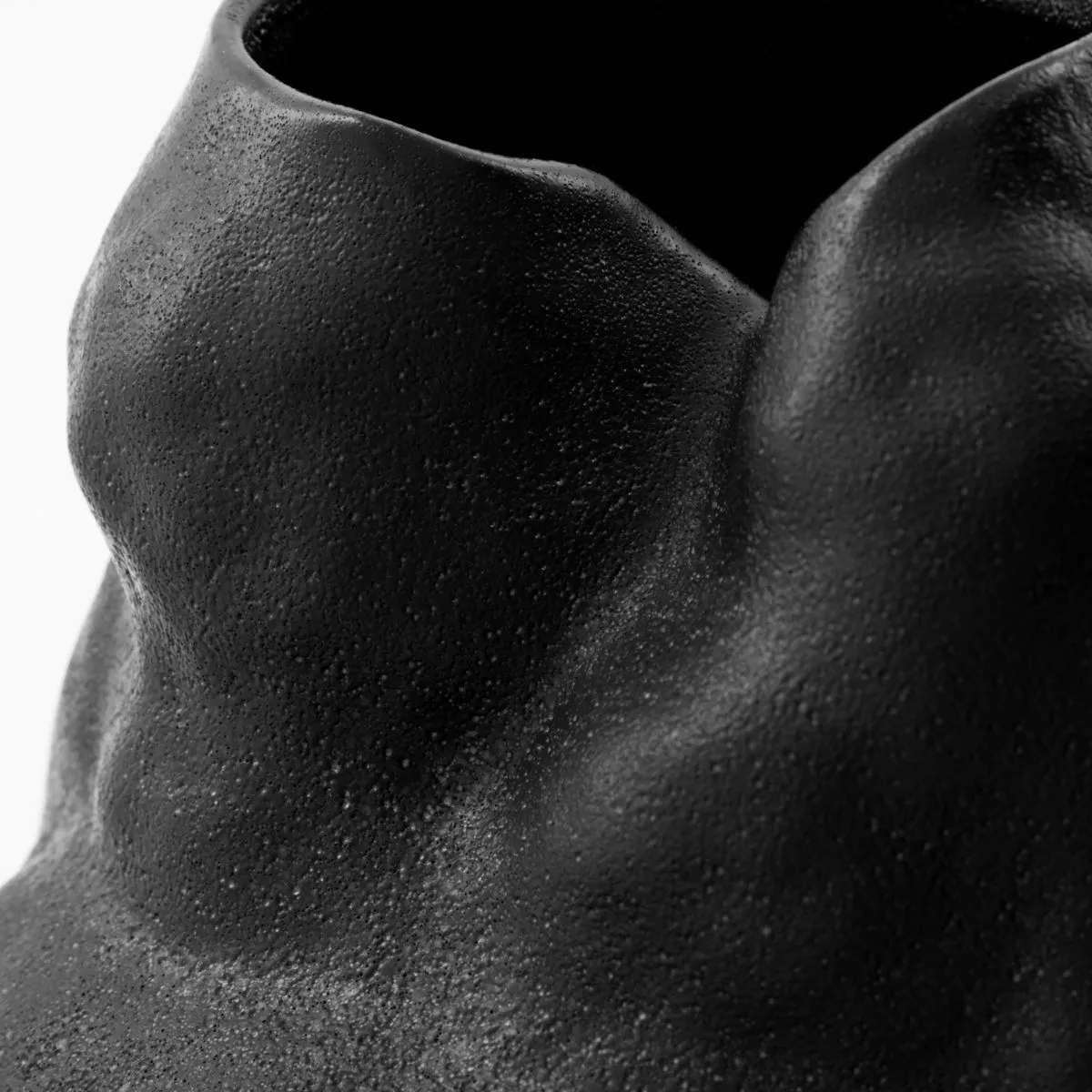 Fomu vase 20 cm, Sort House Doctor