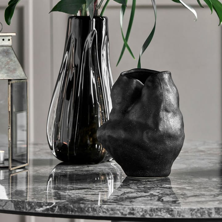 Fomu vase 20 cm, Sort House Doctor