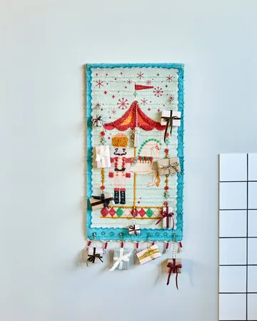 Horse julekalender - Brændt rød, 50x90 cm - House Doctor