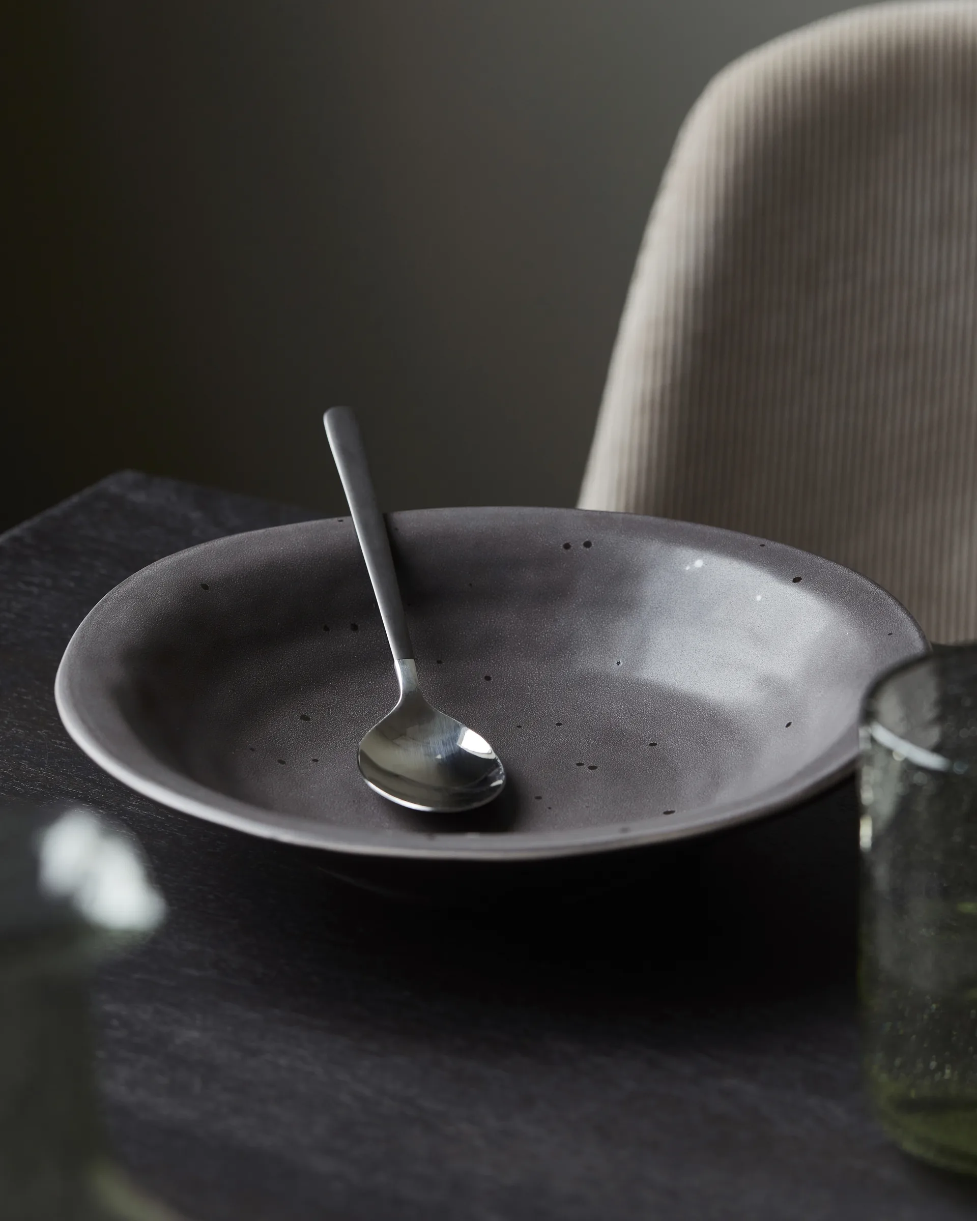 Rustic suppetallerken Ø25 cm, Mørkegrå House Doctor