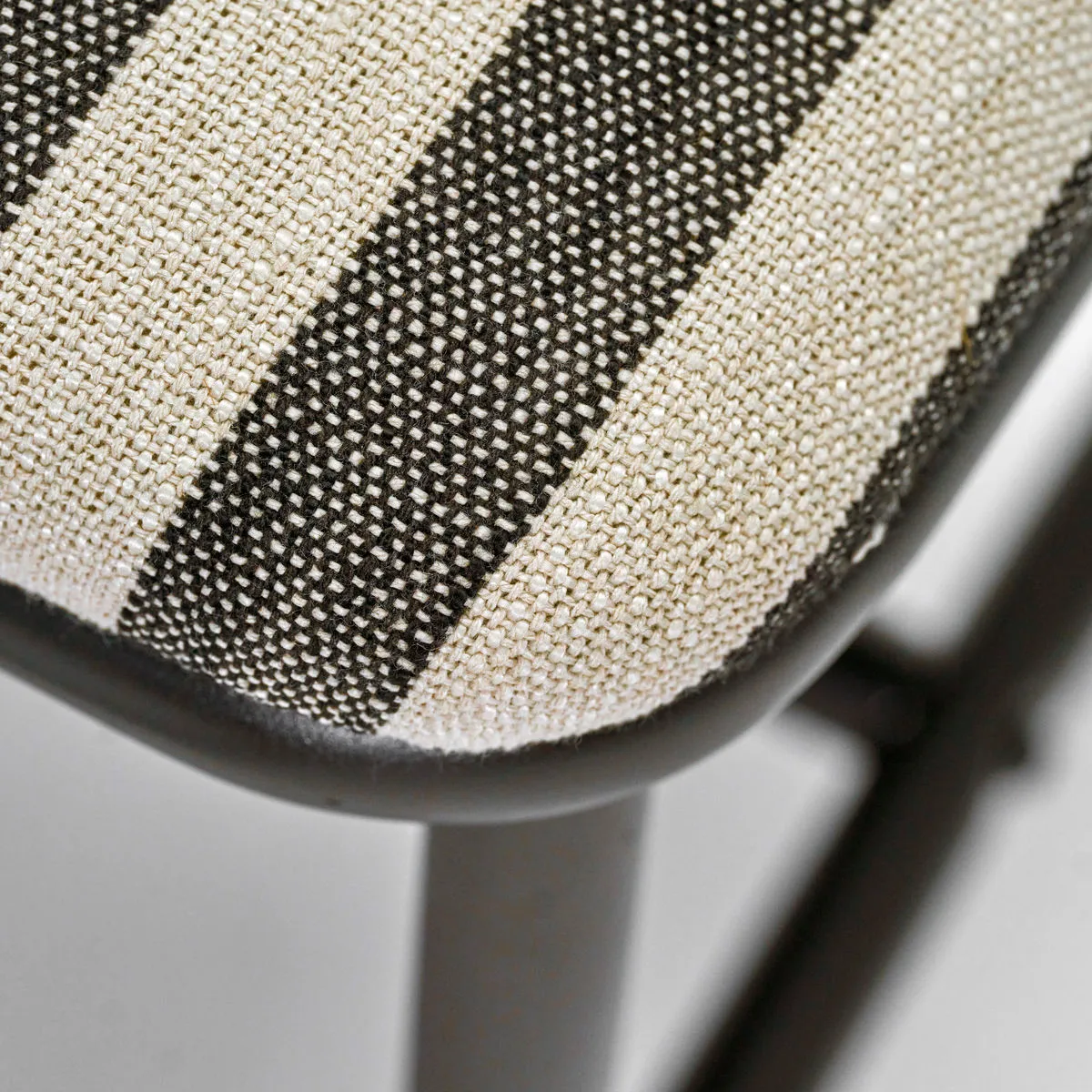 Toda skammel Ø38 cm, Sort-hvid House Doctor