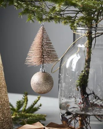 Tree & bell juleophæng 15 cm - Sand - House Doctor