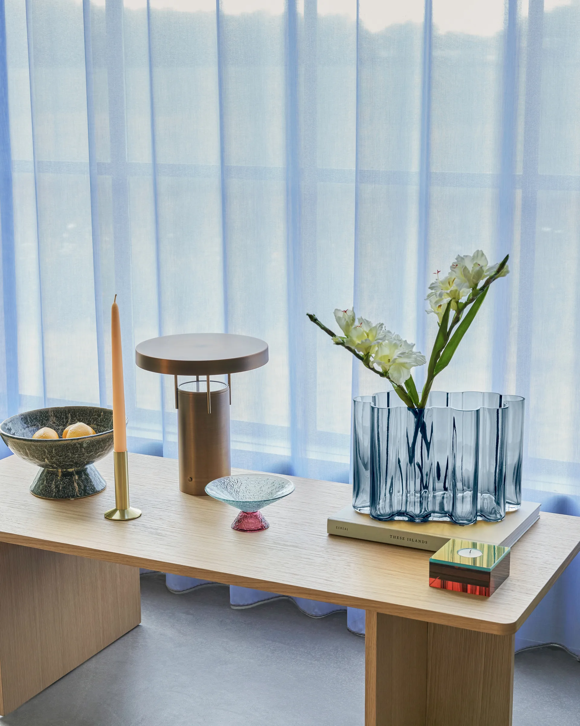 BringMe portabel bordlampe, Burnished brass Hübsch Interior