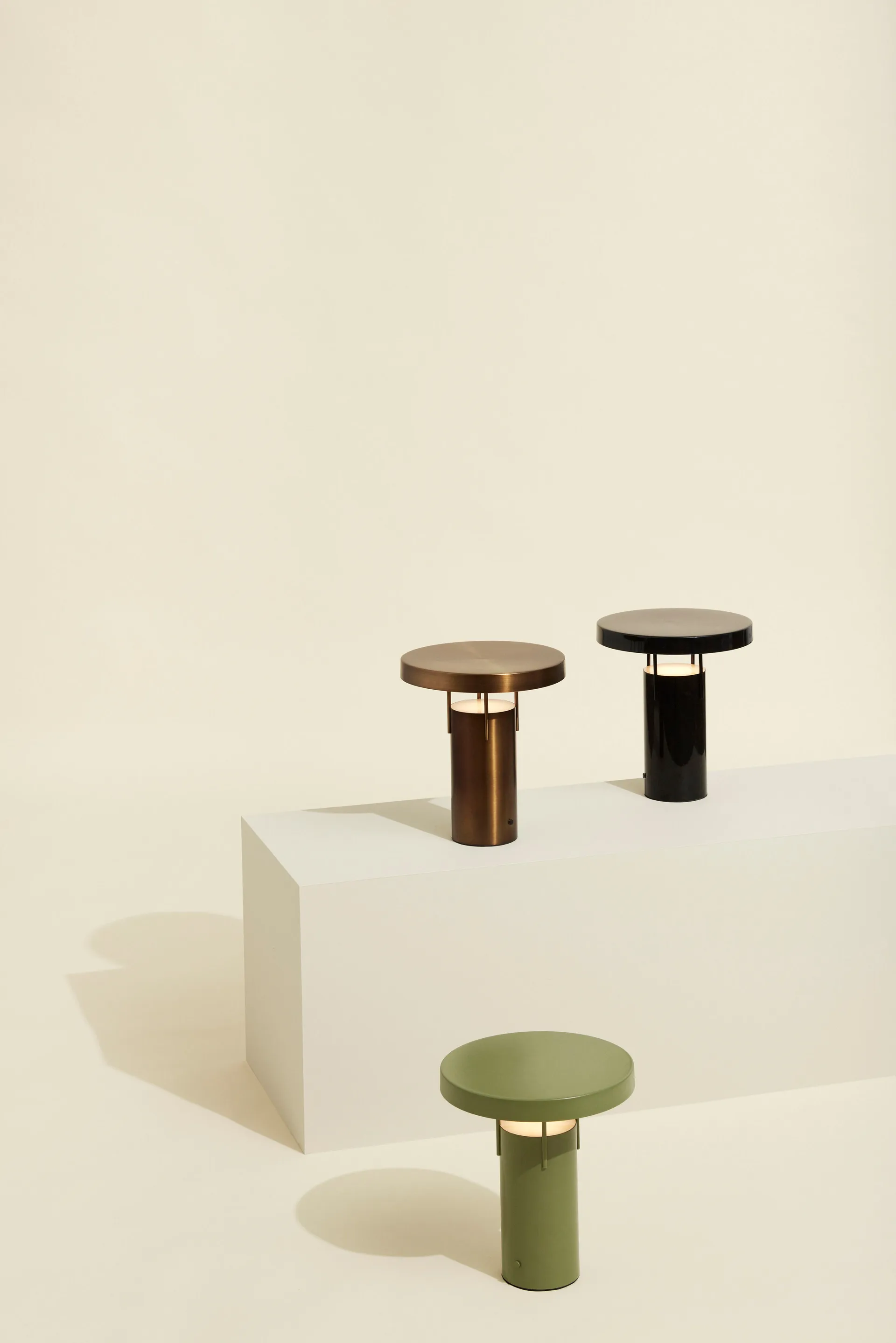 BringMe portabel bordlampe, Burnished brass Hübsch Interior