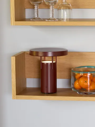 BringMe portable bordlampe - Metallic burgundy, mini 20 cm - Hübsch Interior