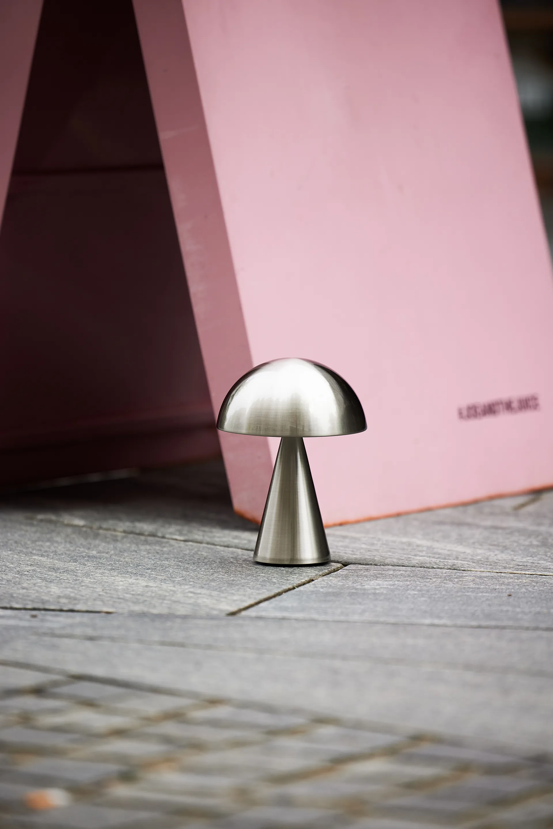 Mush portable bordlampe, Nikkel Hübsch Interior