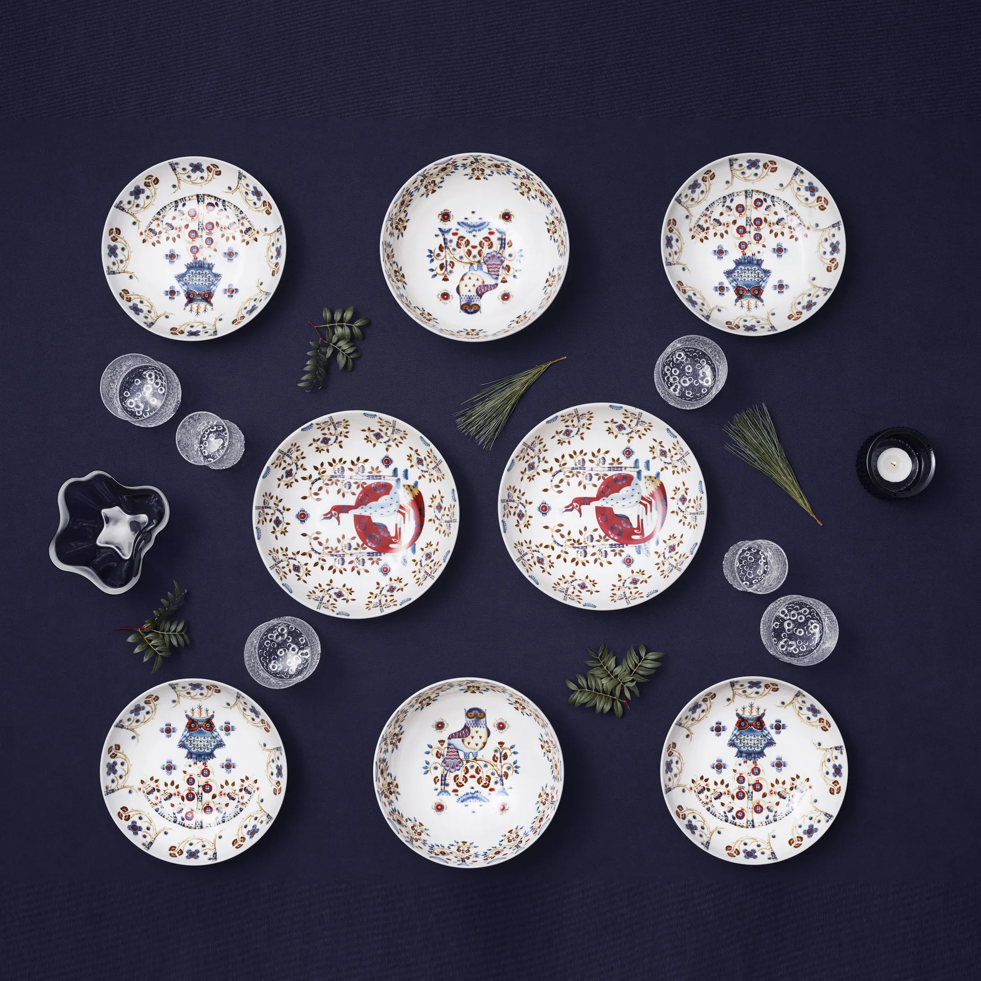 Taika dyb tallerken 22 cm, hvidt mønster Iittala