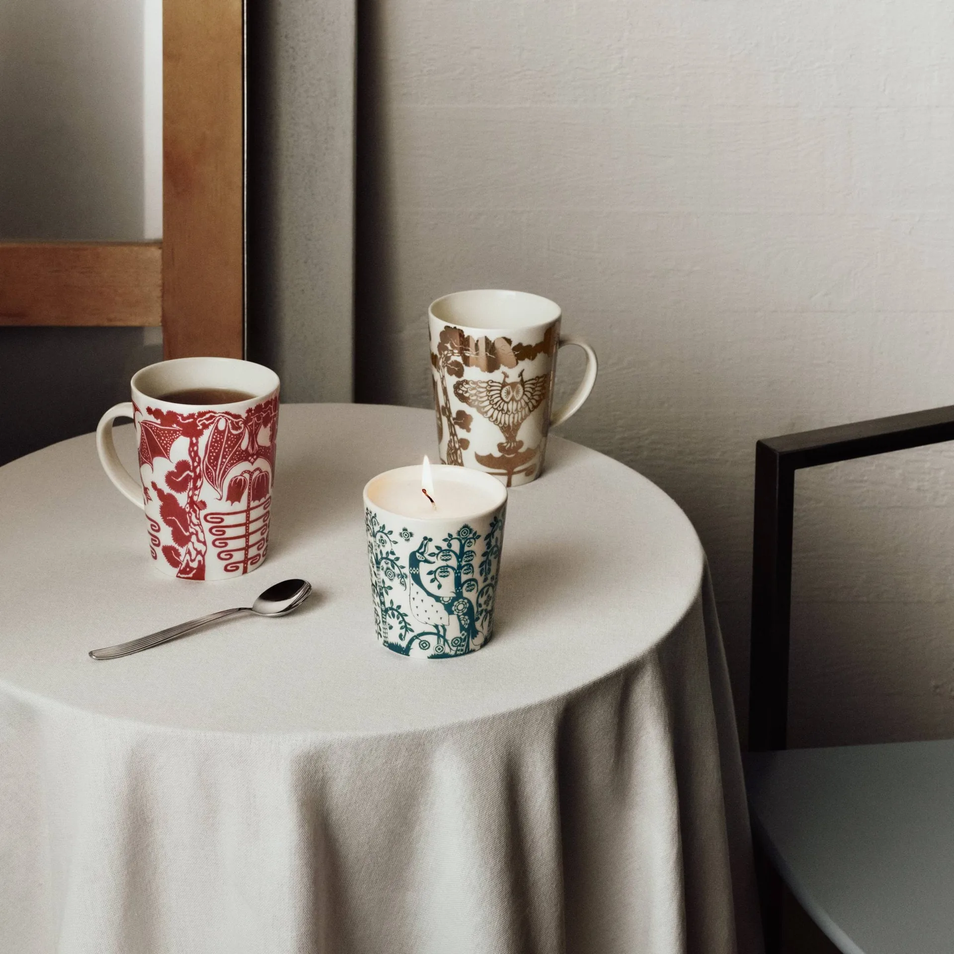 Taika krus 40 cl gaveæske, Yö granatrød Iittala
