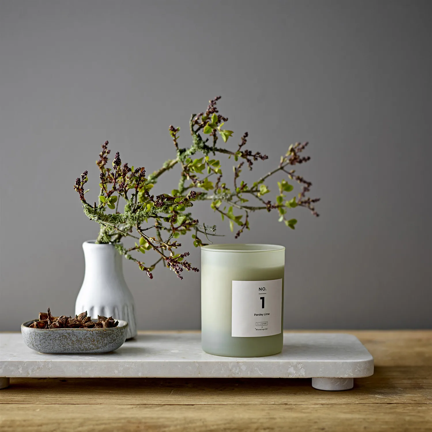 NO. 1 Parsley Lime duftlys, 200 g + Giftbox Illume x Bloomingville