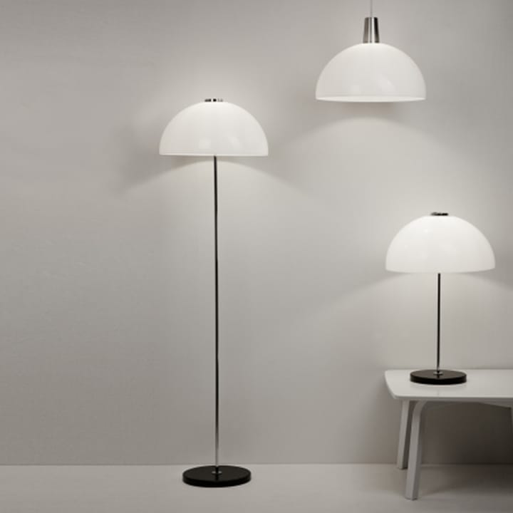 Kupoli gulvlampe, Hvid, messingdetaljer, hvid skærm Innolux