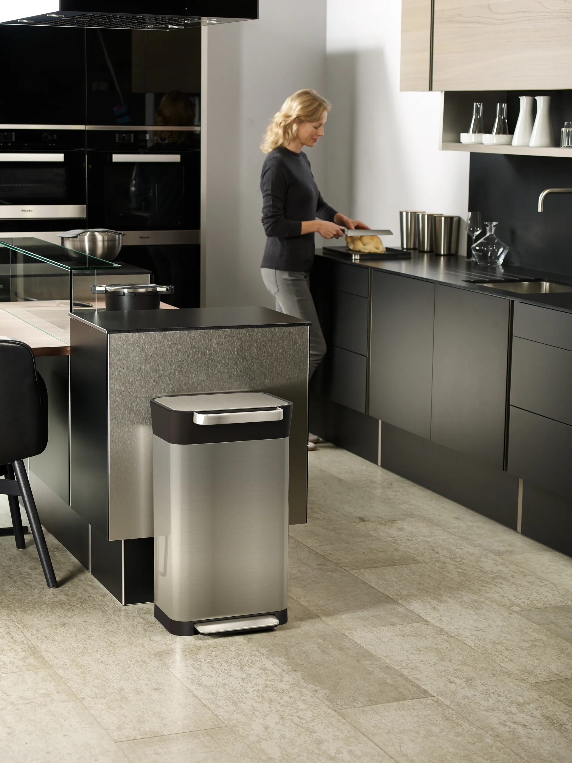 Joseph Joseph Titan trash compactor pedalspand 30 L, Stainless steel Joseph Joseph