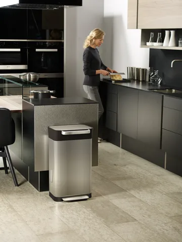 Joseph Joseph Titan trash compactor pedalspand 30 L - Stainless steel - Joseph Joseph