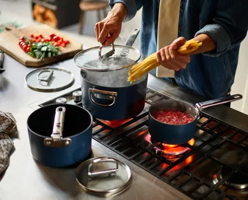 Space non stick gryde med låg Ø19 cm - Blå - Joseph Joseph