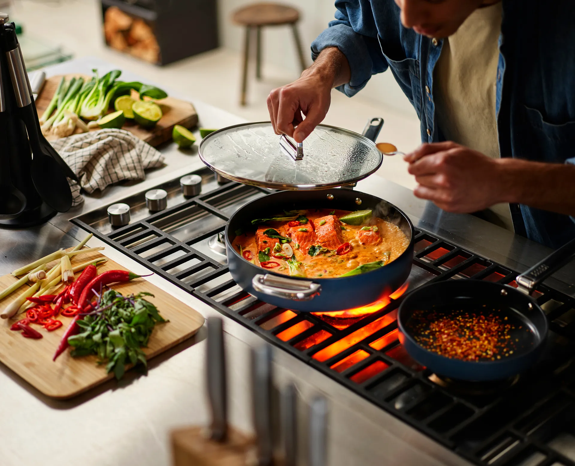 Space non stick gryde med låg Ø28 cm, Blå Joseph Joseph