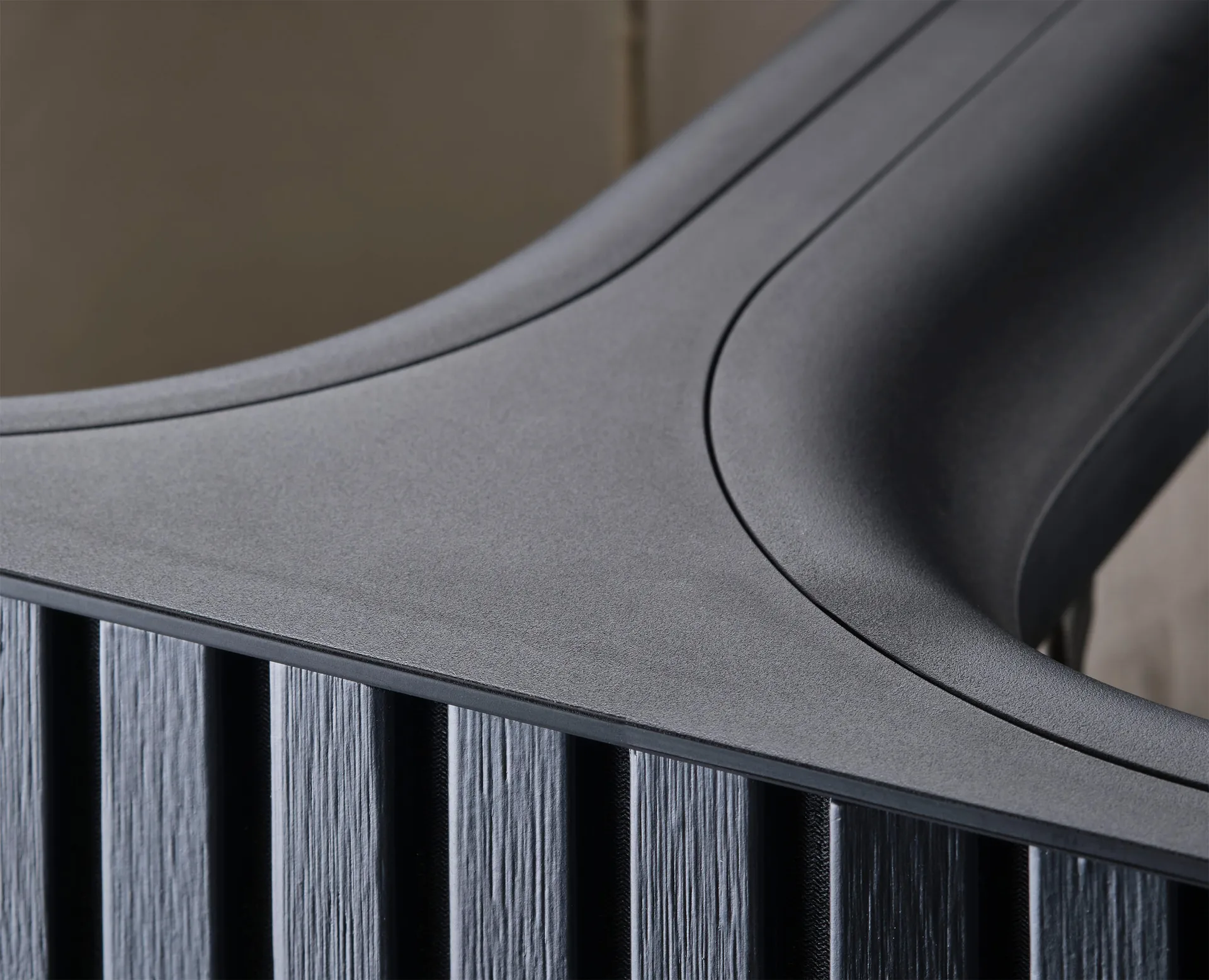 Tota Luxe vasketøjskurv 90 L, Black Joseph Joseph