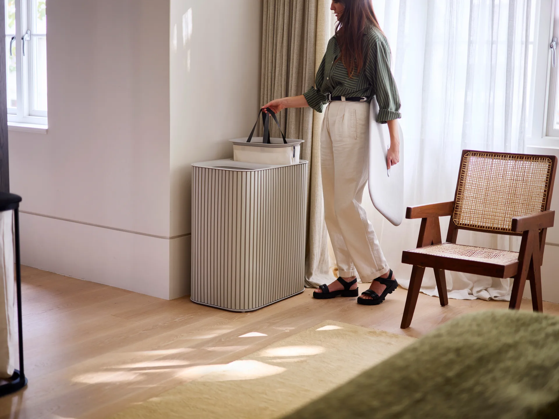 Tota Luxe vasketøjskurv 90 L, Ecru Joseph Joseph