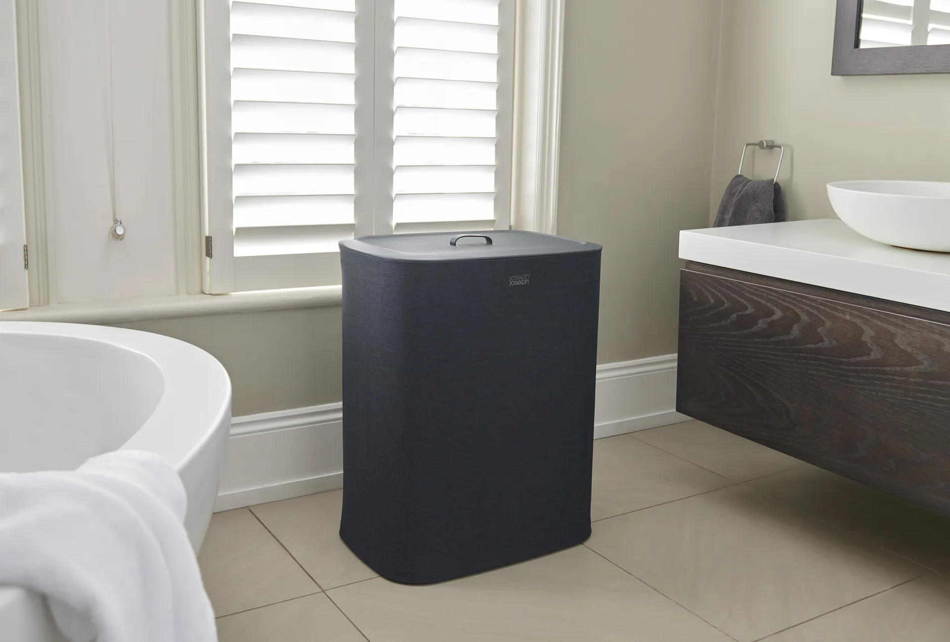 Tota vasketøjskurv 90 L, Sort Joseph Joseph