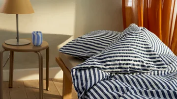 Bæk&Bølge Lines sengesæt 140x220 cm - Mørkeblå/Hvid - Juna