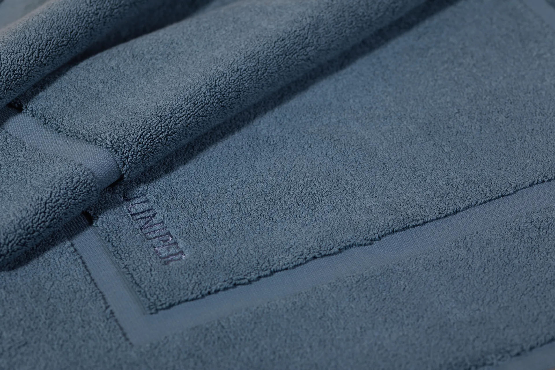 Juniper bademåtte 50x80 cm, North Sea Blue Juniper