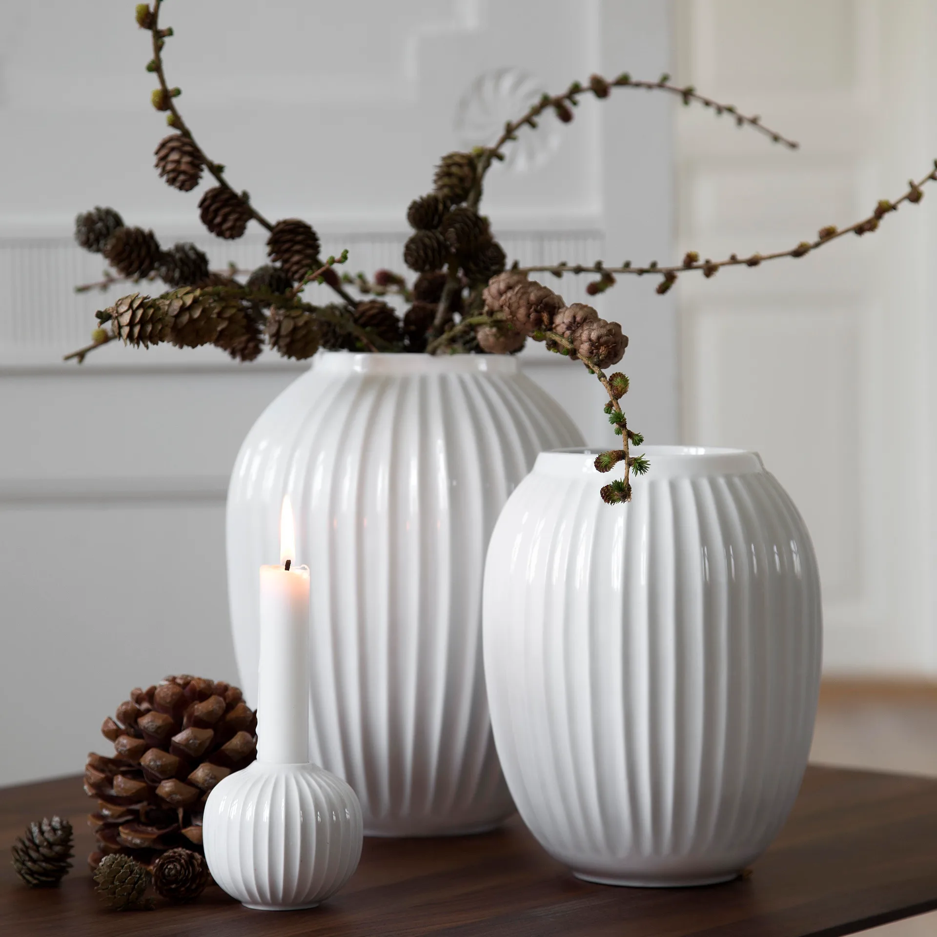 Hammershøi lysestage mellem, hvid Kähler