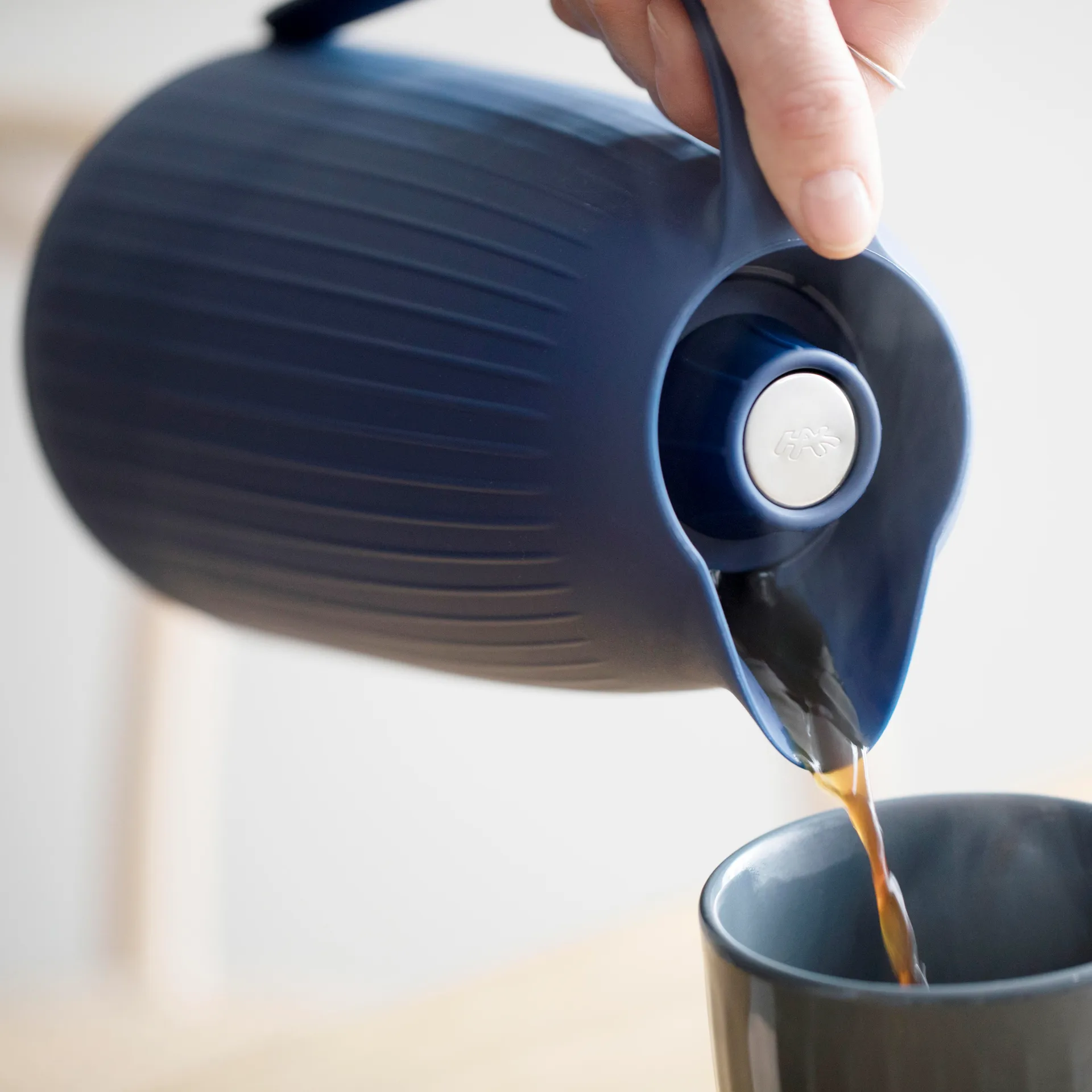 Hammershøi termokande, indigo (mørkeblå) Kähler