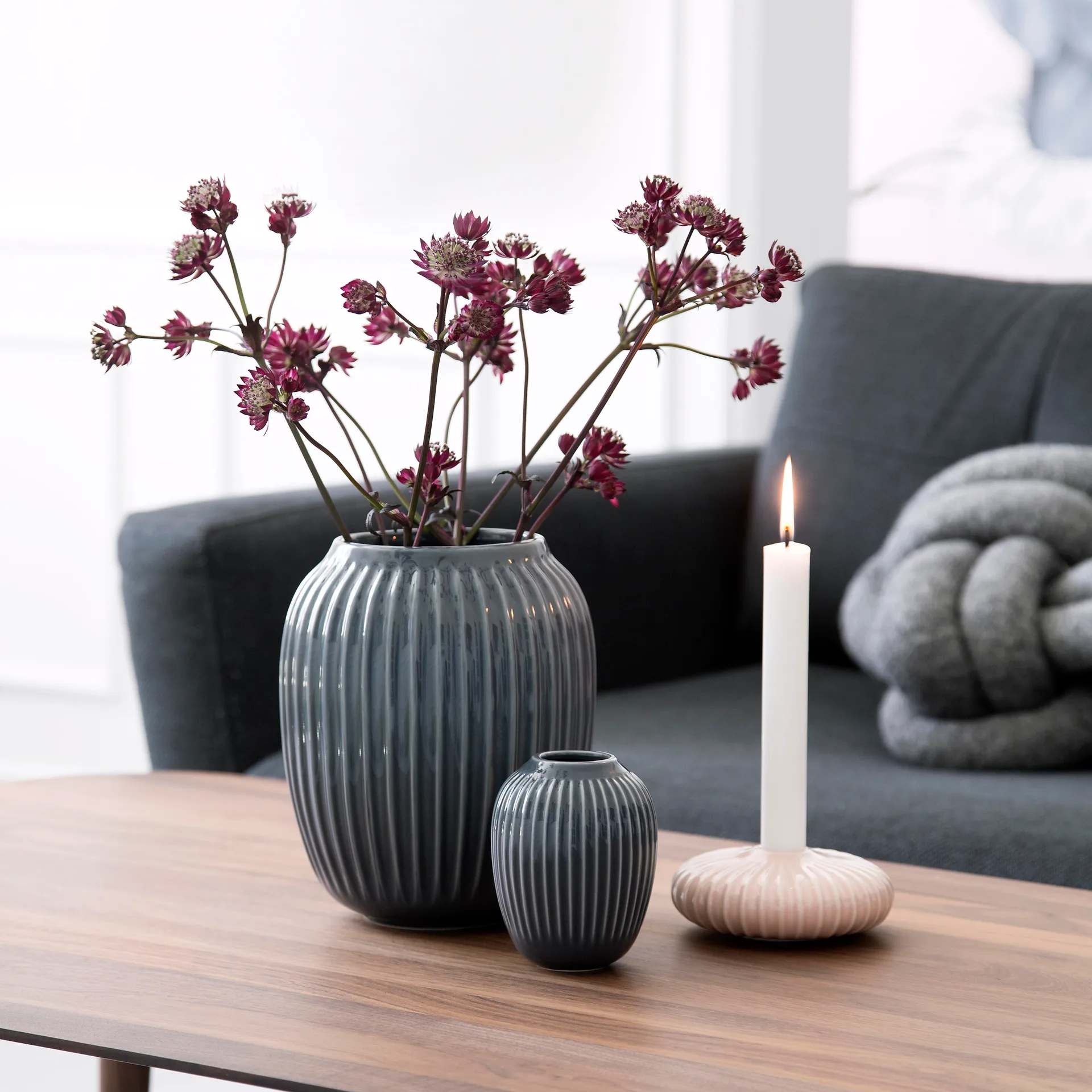 Hammershøi vase, Antracitgrå, mellem 21 cm Kähler