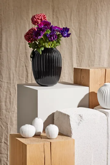 Hammershøi vase - Sort, mellem 21 cm - Kähler