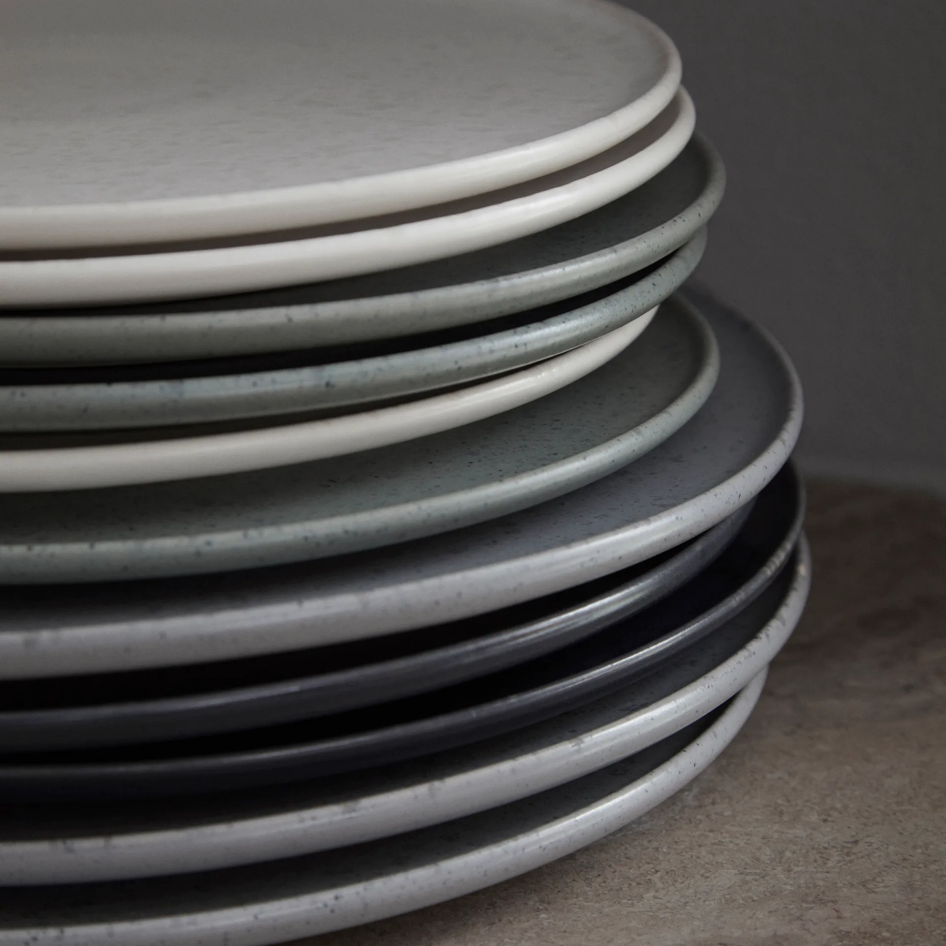 Ombria tallerken Ø 27 cm, slate grey (grå) Kähler