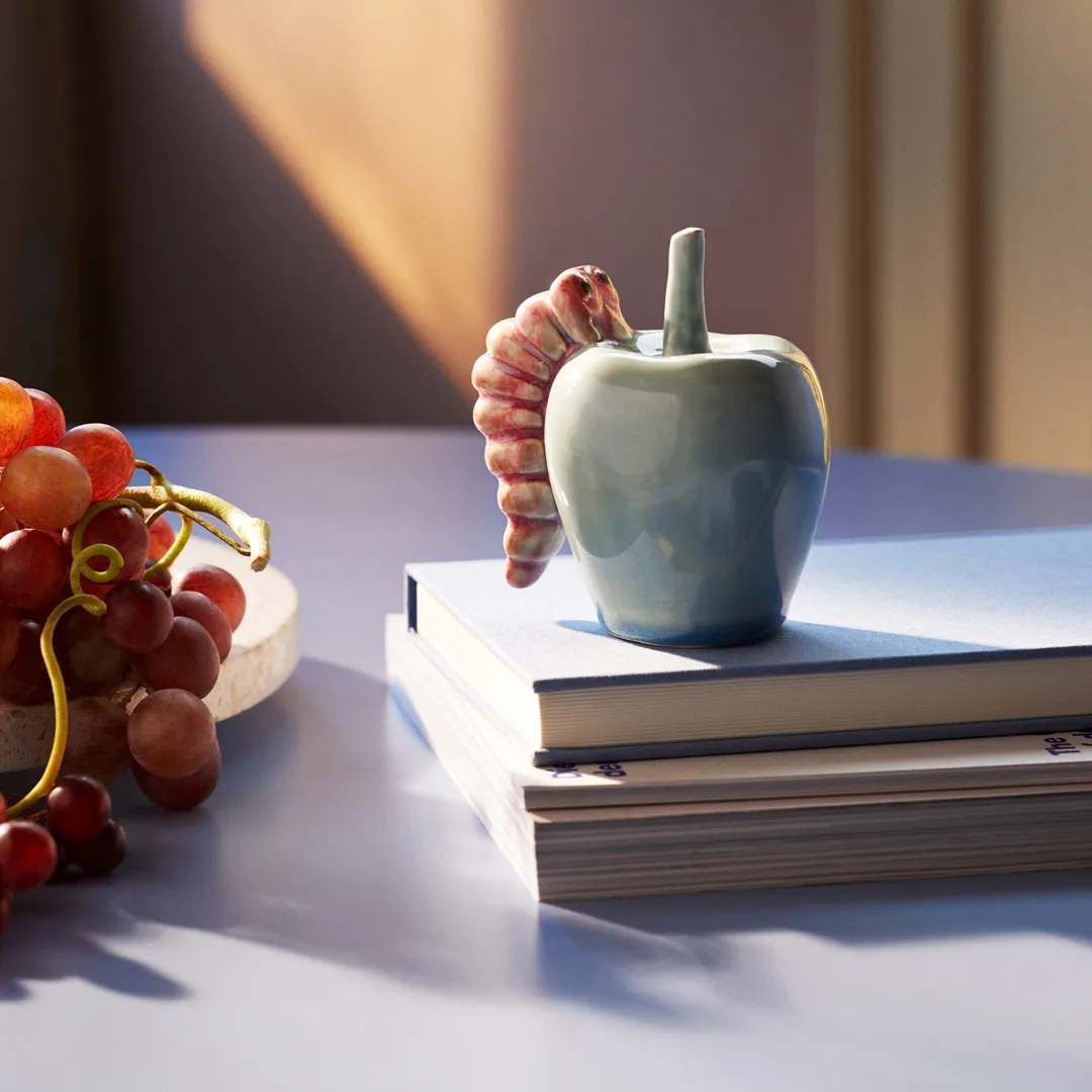 Poppery æble med larvedekoration, Mint-pink Kähler