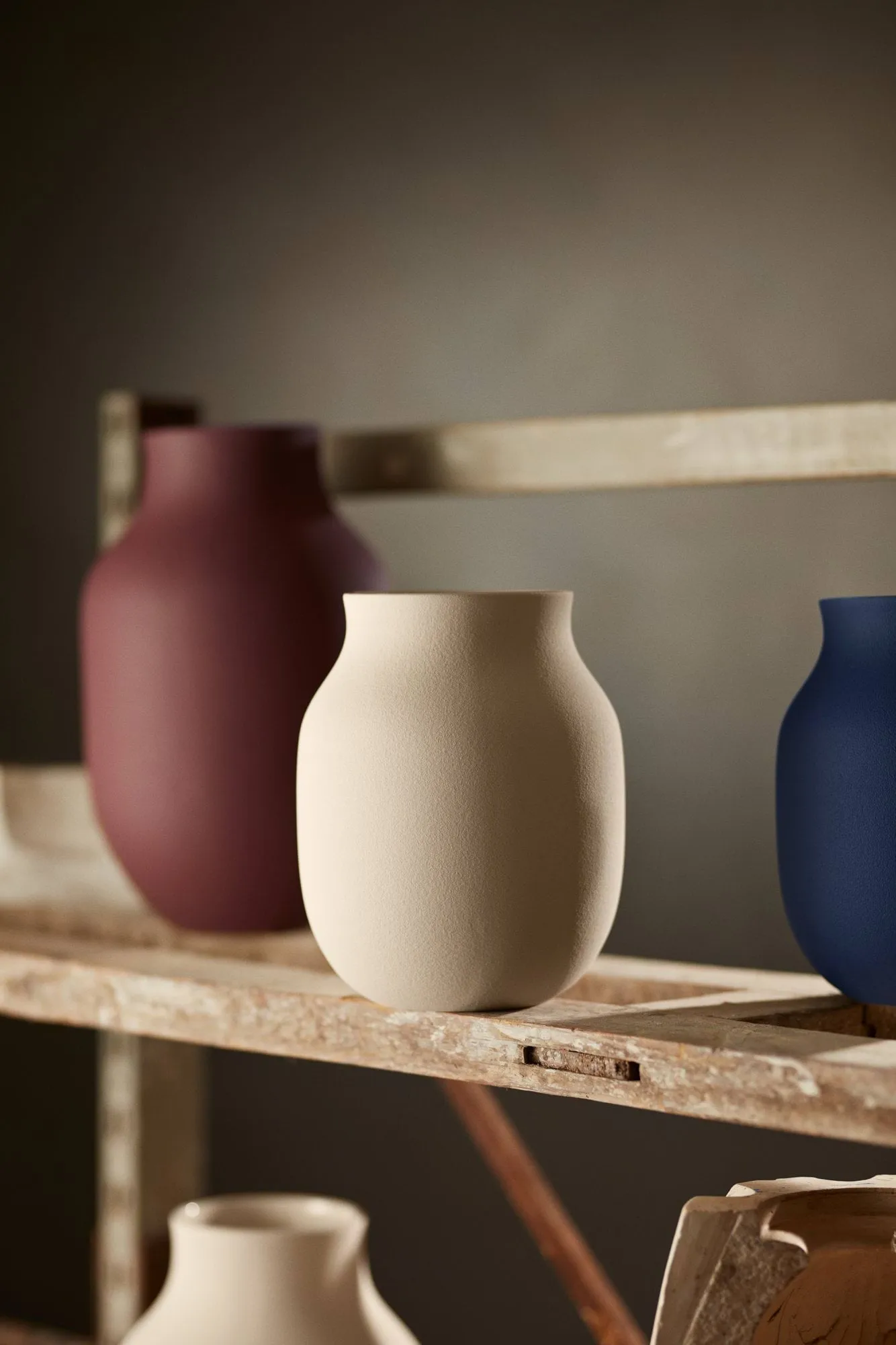 Studio Omaggio vase, Sand, 20 cm Kähler