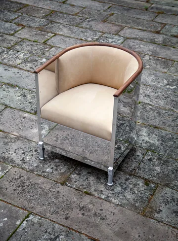 Aluminium lænestol poleret - Læder Duet Gold-olieret valnød - Källemo