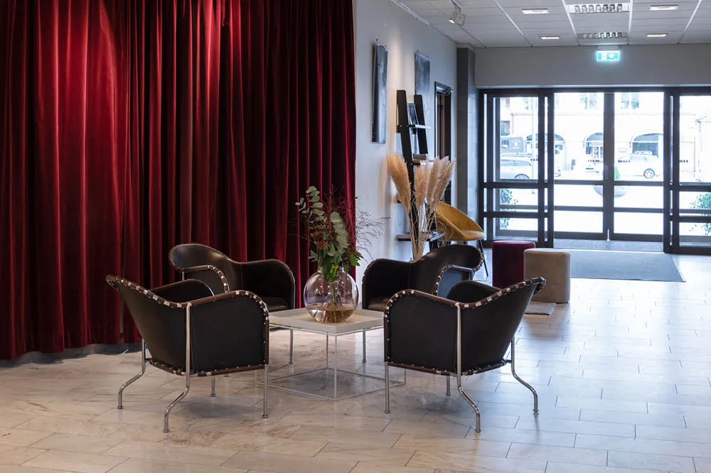 Bruno lænestol, Kärnlæder 9208 cigarrbrun-krom Källemo