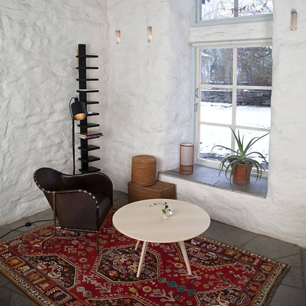 Pilaster væghylde, Sort bejdset Källemo