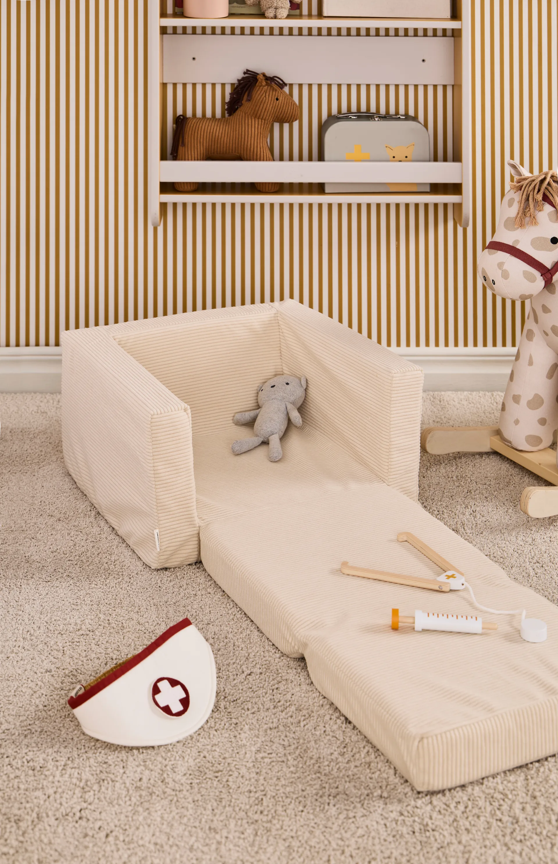 Kid's Base klapbar lænestol, Naturhvid Kid's Concept