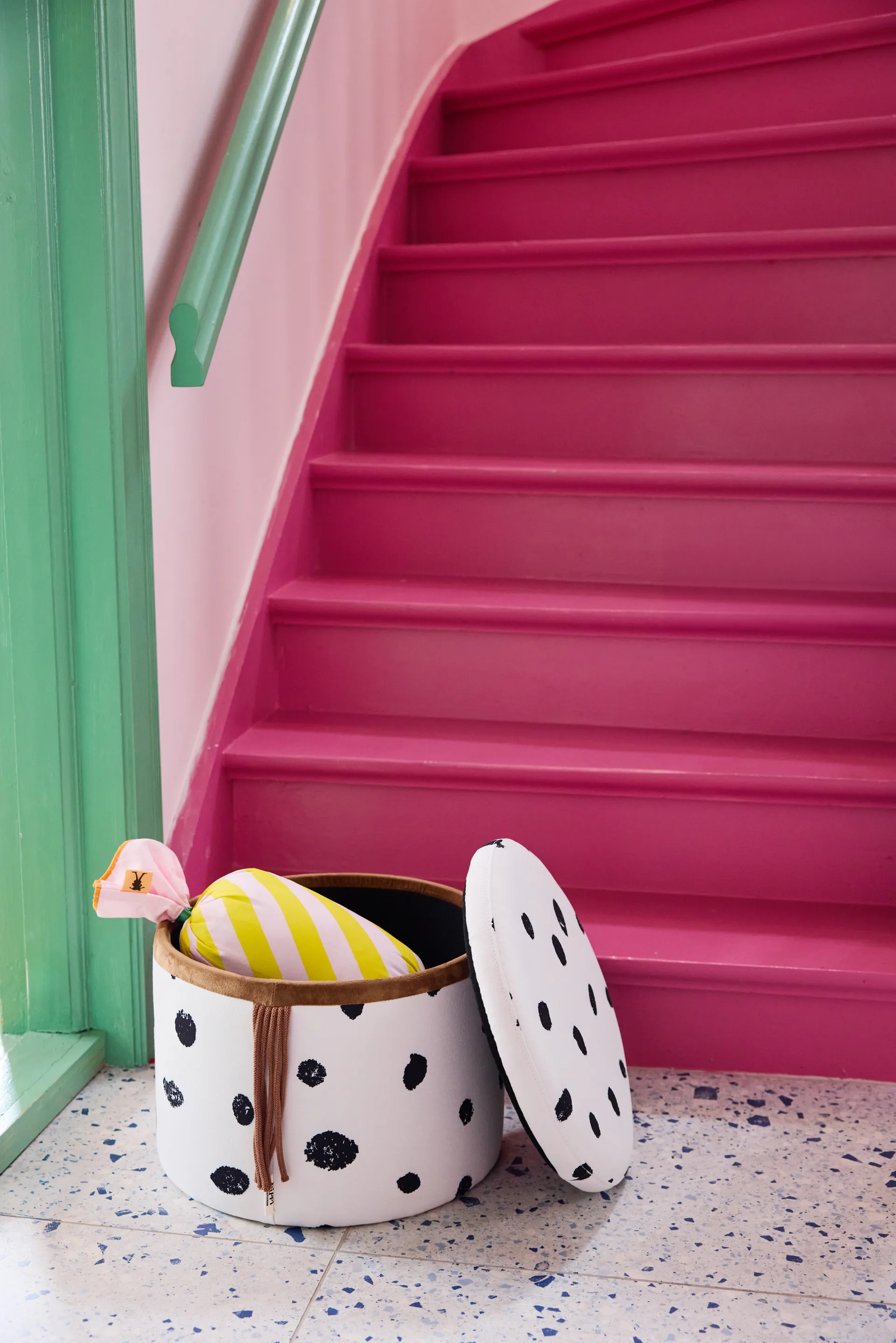 Pippi puf med opbevaring Ø40x30,5 cm, Flerfarvet Kid's Concept