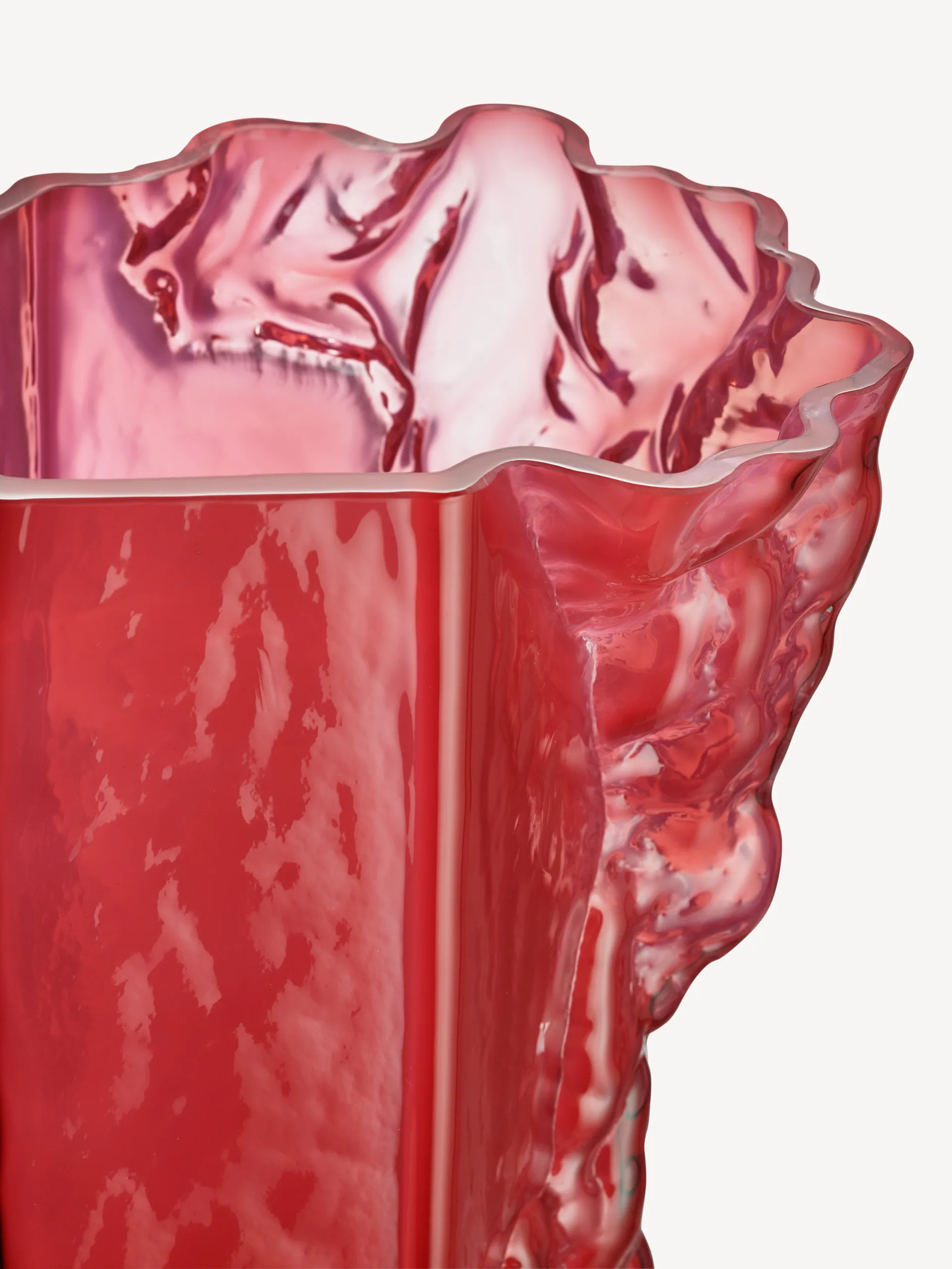 Rocky Baroque vase 35 cmm, Hot pink Kosta Boda