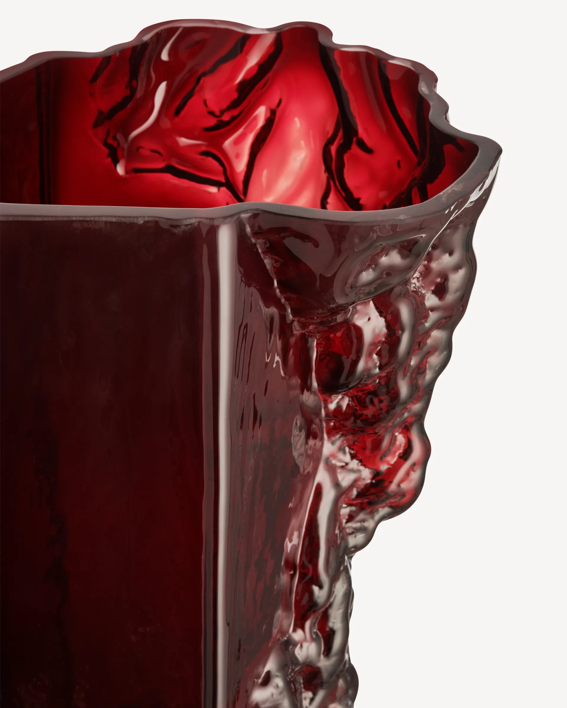 Rocky Baroque vase 35 cmm, Oxblood Kosta Boda