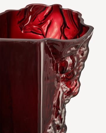 Rocky Baroque vase 35 cmm - Oxblood - Kosta Boda