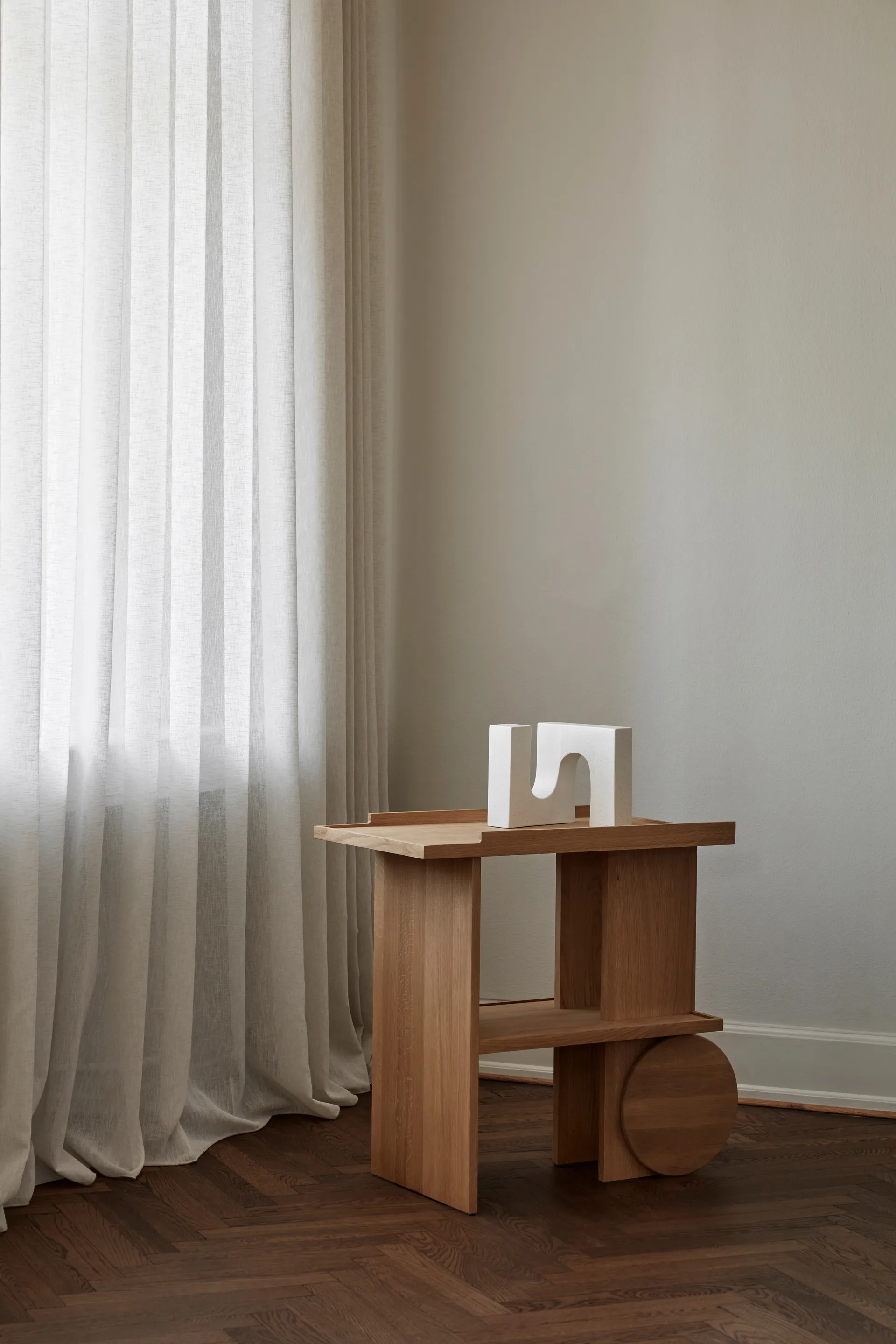 Axis sidebord 42x80 cm, Varm lakeret eg Kristina Dam Studio