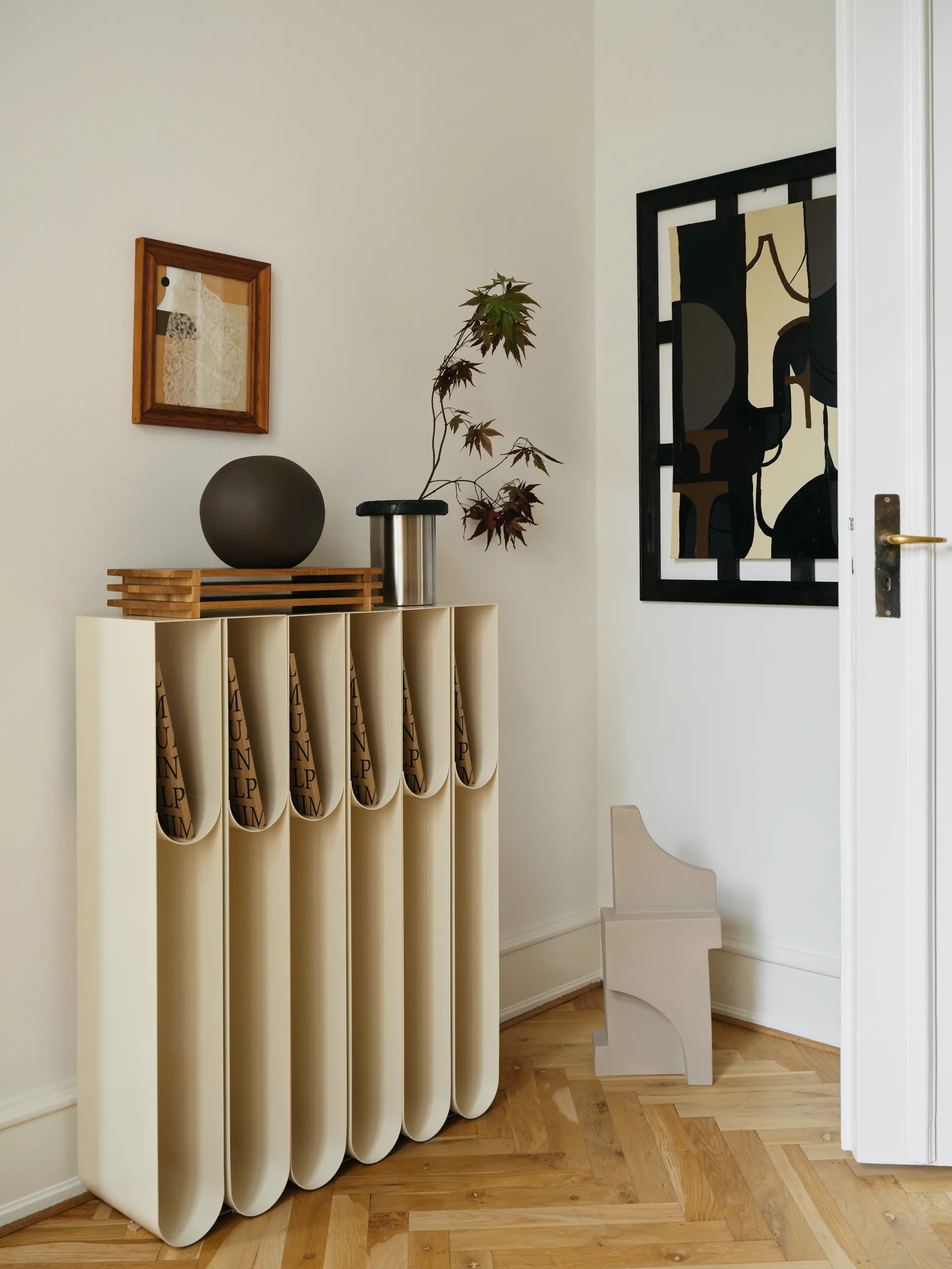 Buet piedestal, Beige Kristina Dam Studio