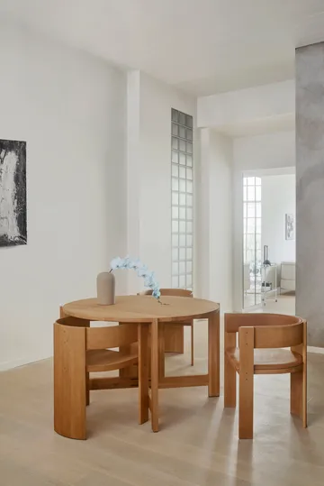 Collector stol - Varm lakeret eg-cognac læder - Kristina Dam Studio